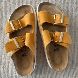 Chunky Birkenstocks